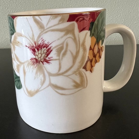 Set of 3 FAIRFIELD Magnolia Blossoms and Pine Cones  Fine China Mugs - Picture 2 of 10